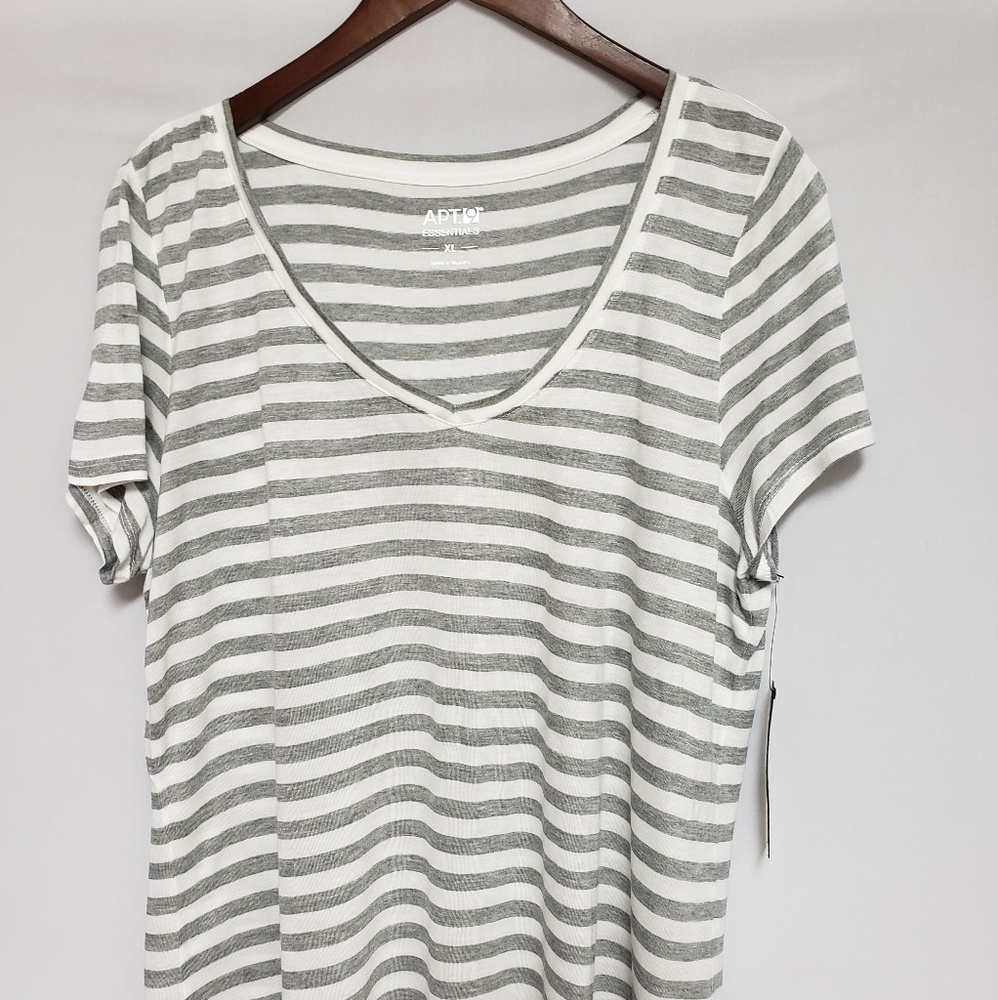 APT 9 Beautiful V-Neck T Shirt; Cute Summer Ready